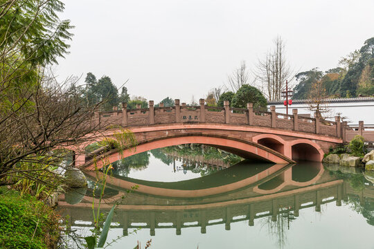 公園拱橋