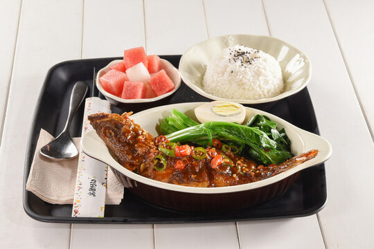 紅燒桂魚(yú)套餐飯