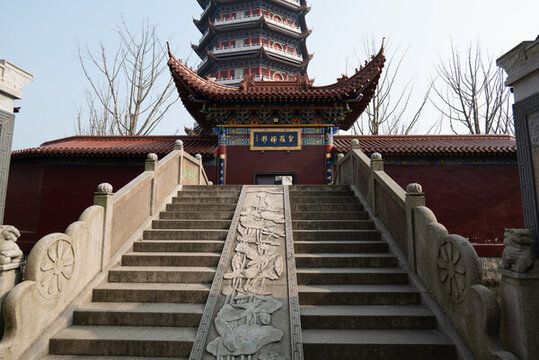皇羅禪寺塔