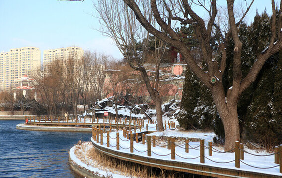 日照雪景