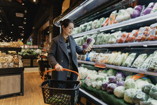超市有机蔬菜选择的健康生活