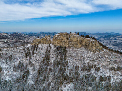 濟南彩西路劈山雪景
