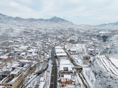 濟(jì)南彩西路雪景霧凇