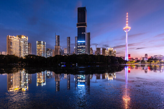 中國沈陽青年公園彩電塔夜景