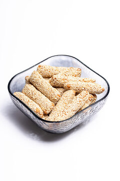 吃麻麻香芝麻糖