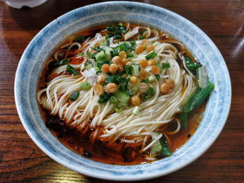 一碗麻辣的重慶小面