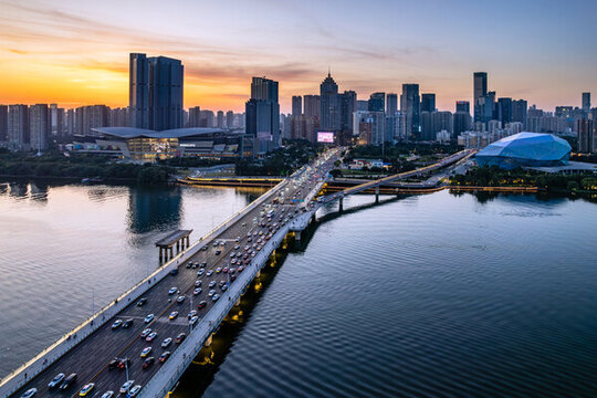 夕陽下的中國遼寧沈陽渾河風(fēng)景