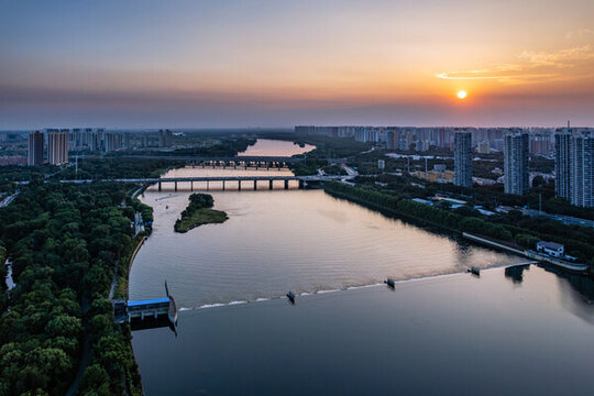 夕陽下的中國(guó)遼寧沈陽渾河風(fēng)景