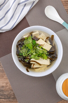 海帶絲豆腐湯