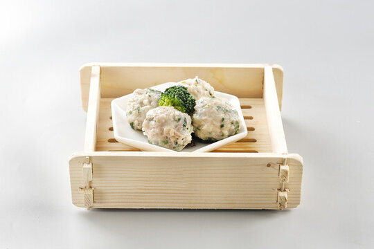 養(yǎng)生桑芽馬蹄豬肉丸