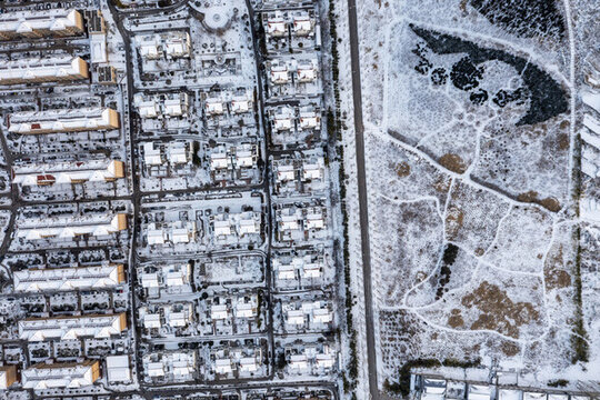居民區(qū)積雪