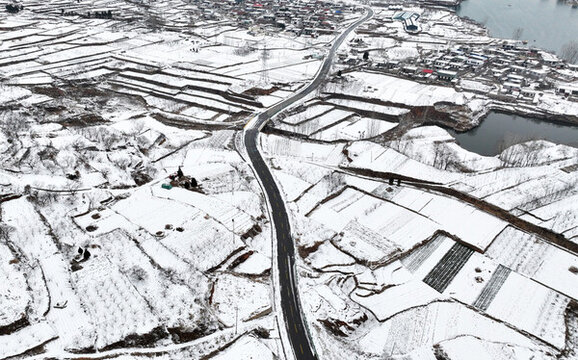 山東棗莊山亭區(qū)翼云湖雪景