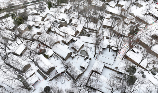 山東棗莊山亭區(qū)興隆莊石板房雪景