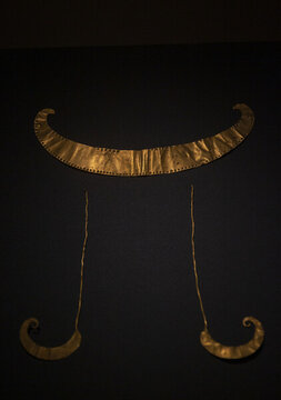 金項(xiàng)飾