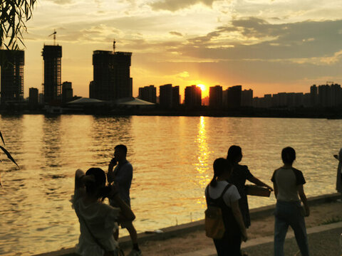 夕陽游浐灞