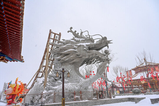 開封清明上河園大雪建筑燈籠雪景