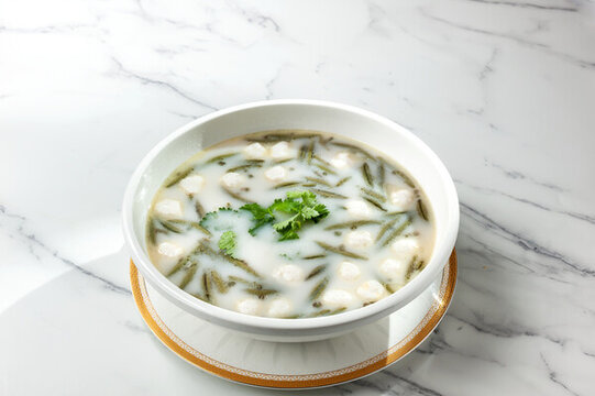 莼菜魚(yú)圓