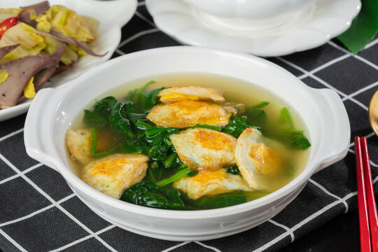 菠菜燉鵪鶉蛋