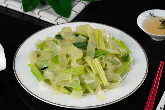 芹菜粉皮