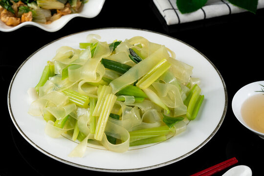 芹菜粉皮