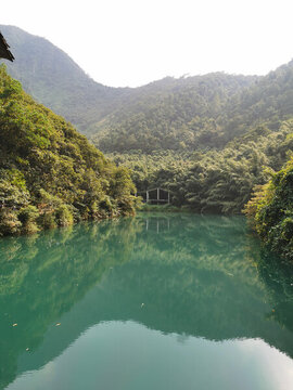 湖光山色