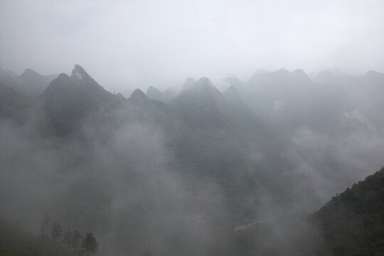 云中群山