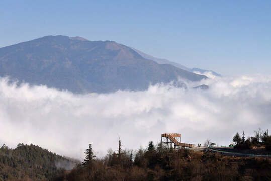 美姑县大风顶自然保护区观望台