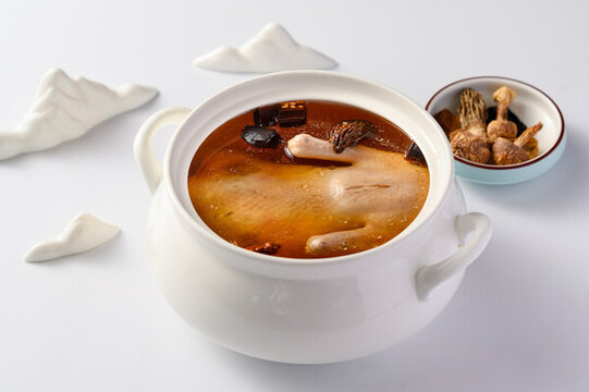 羊肚菌烏雞湯