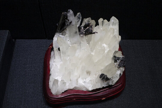 鎢錳礦水晶