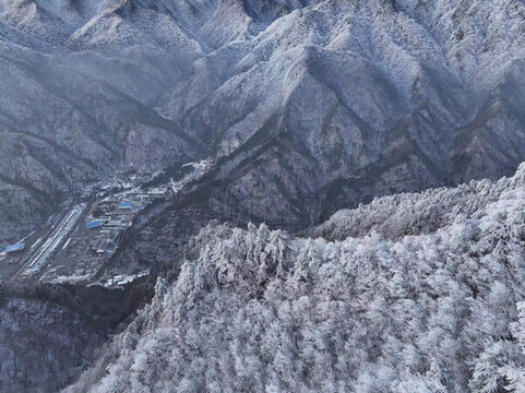 秦嶺雪景
