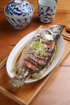 火腿蒸臭鱖魚