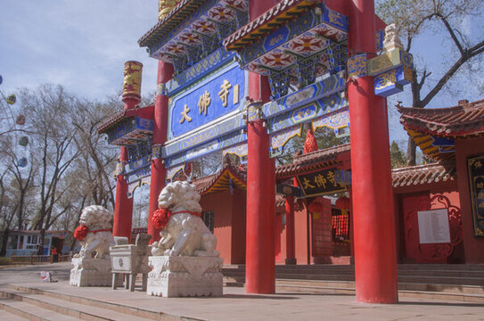 大佛寺牌樓風景