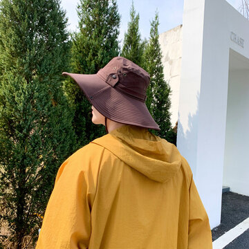 帶帽子的女人