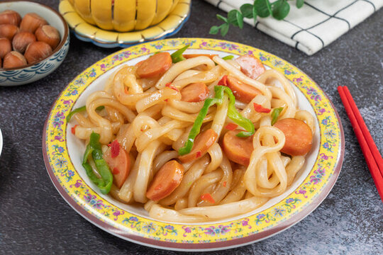 香腸炒土豆粉