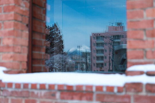 積雪的窗口