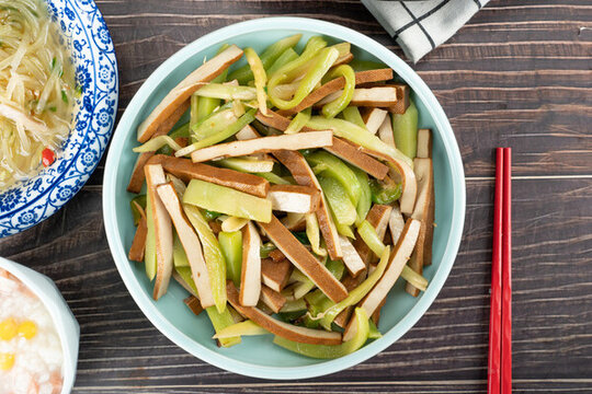 青筍炒豆干