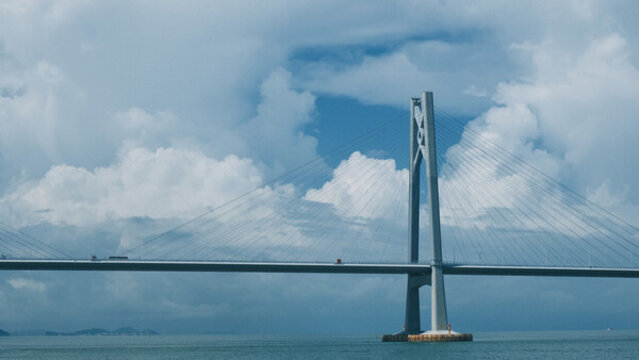 海面上的港珠澳跨海大橋