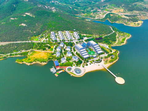五蓮松月湖