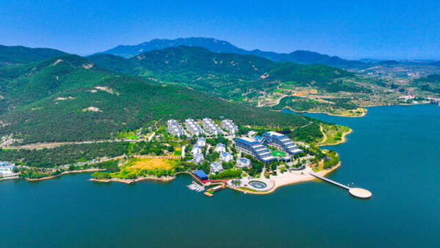 五蓮松月湖