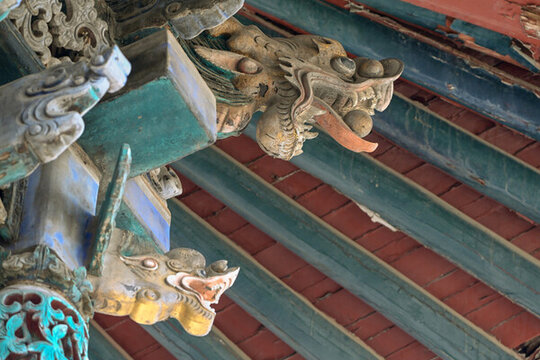 龍雕刻龍?jiān)佚堥塬F山陜甘會(huì)館