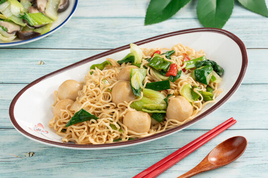 魚(yú)丸炒方便面