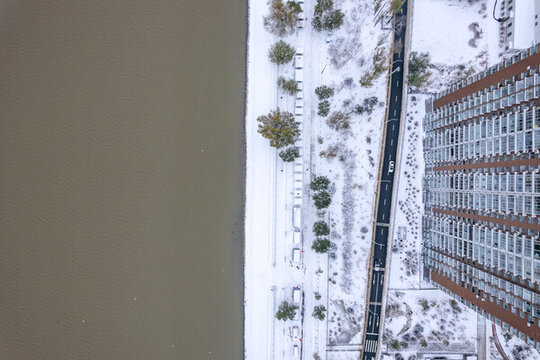 冬天雪后中國哈爾濱松花江碼頭