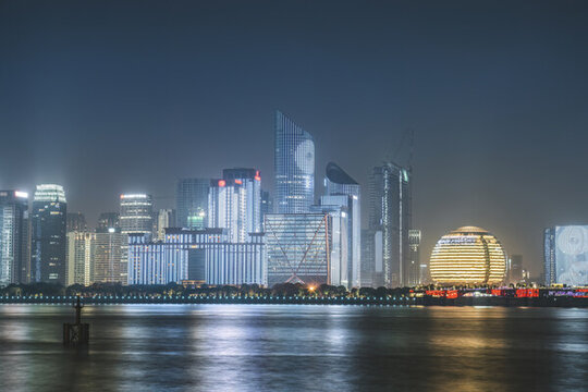 杭州金融中心办公写字楼夜景