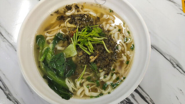酸菜肉絲面