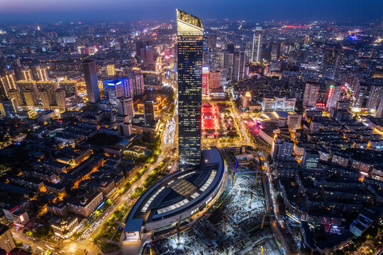 中國遼寧沈陽市府廣場夜景航拍