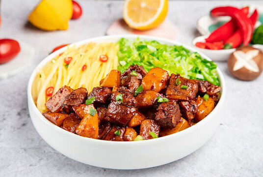 土豆牛肉蓋飯
