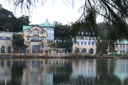 江邊建筑