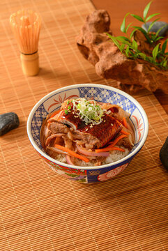 肥牛鰻魚飯