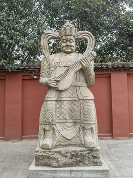 天王石像