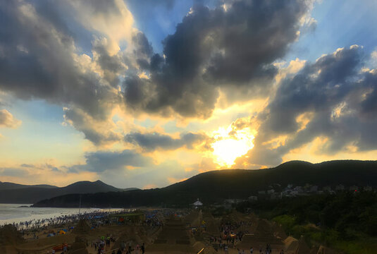 舟山南沙景區(qū)十里金沙海灣夕陽